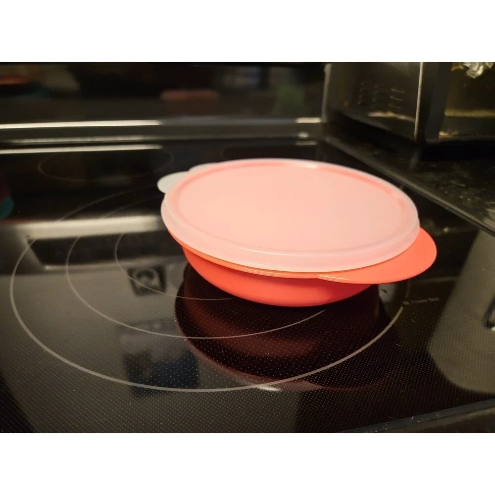 Tupperware #2646C Made In Mexico Coral Colored Bowl With Lid 390 mL 1.5 Cup